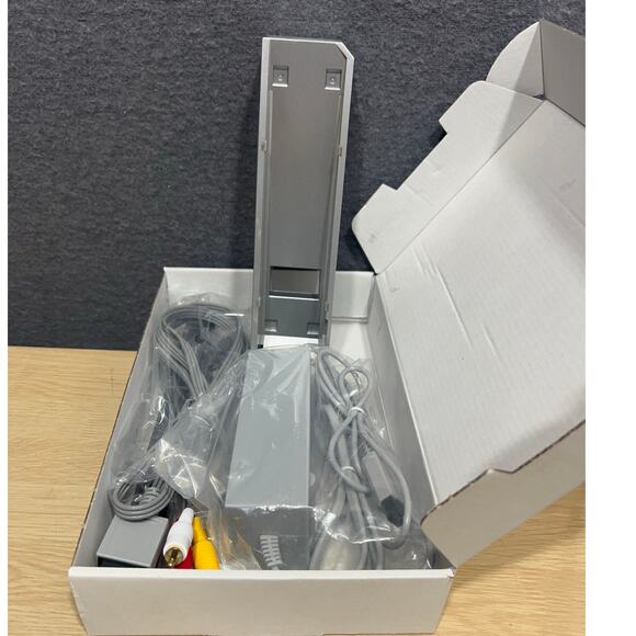 Nintendo Wii RVL-001 *Console, Controller, Nunchuck, 6 Games Bundle - Tested - Picture 3 of 11